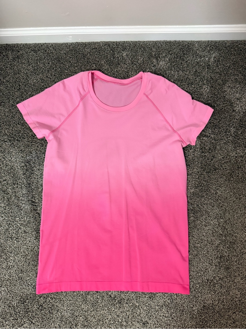 Lululemon Swiftly Tech Short-Sleeve Shirt 2.0 Hip Length Ombre Dye Strawberry